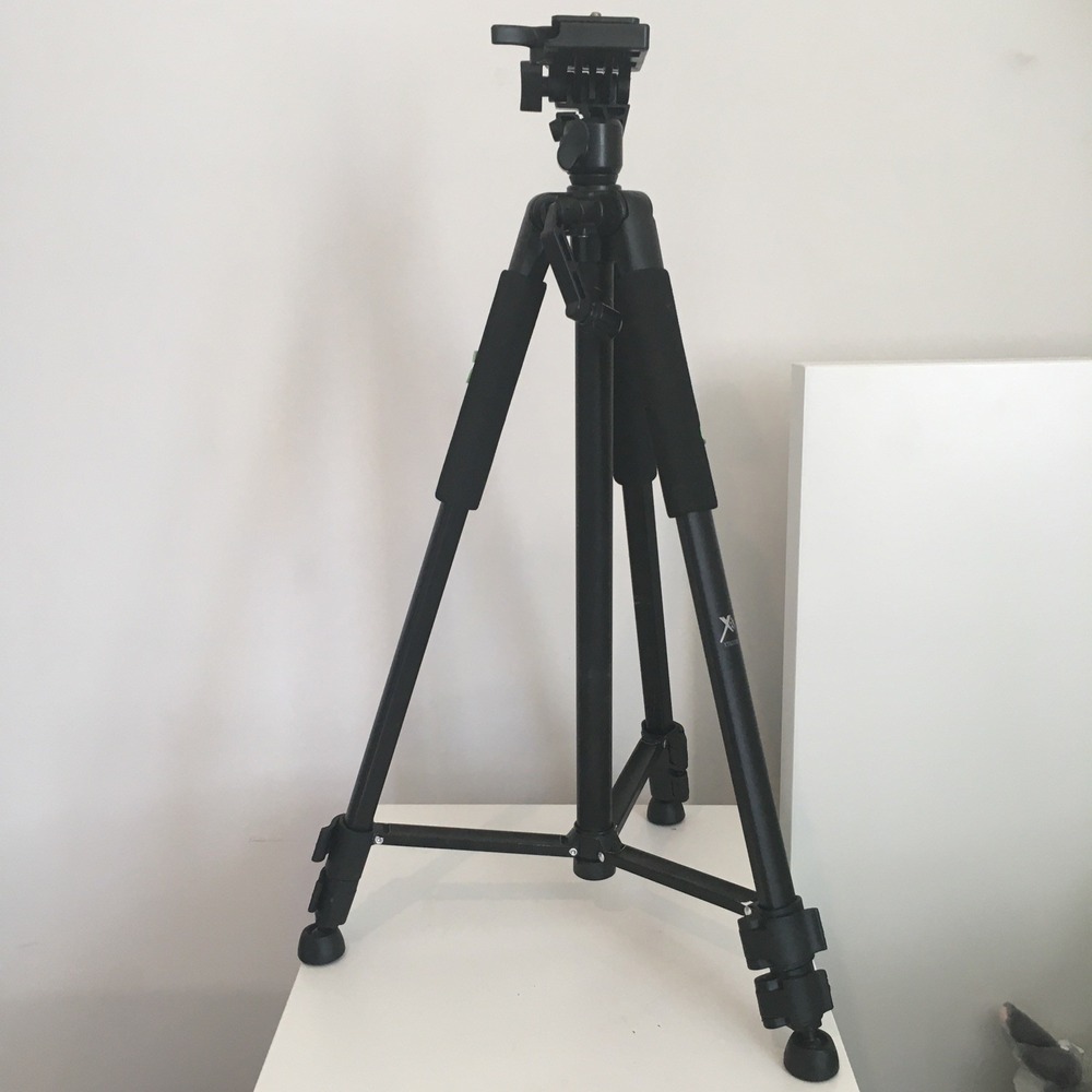 Xit XT60TRB 60-Inch Pro Series Full Size Camera/Video Tripod Missing 1 Screw‎